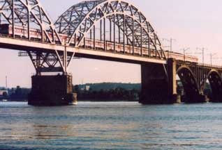 В понедельник откроется движение по Дарницкому мосту