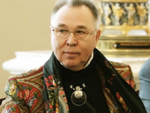 Вячеслав Зайцев: «Расписной платок - прекрасное дополнение к мужской одежде!»