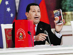 Какие гостинцы везет Януковичу Уго Чавес?