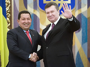 Уго Чавес привез нефть и дружбу