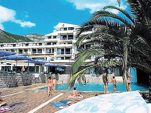 На курорты Черногории украинцы смогут ездить без виз