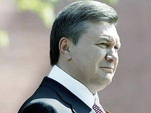 Янукович решил бороться с коррупцией «каленым железом» и «чикать пошитые до пят карманы»