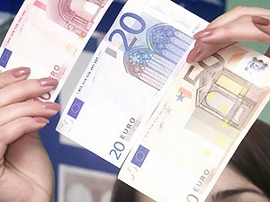 Наличные евро застряли на таможне
