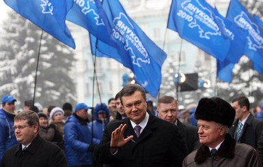 Крупнейшая партия Европы отказалась общаться с Януковичем