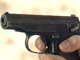 Херсонский милиционер случайно убил парня, показывая ему свой табельный пистолет