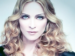Мадонна воюет против Анджелины Джоли