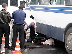Во Львове автобус переехал милиционера