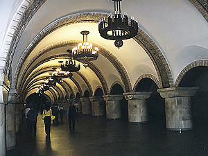 Янукович: «Киевское метро – одно из самых красивых и самых уютных в мире»
