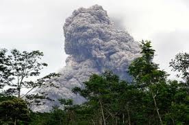 Индонезийский вулкан убил уже более 200 человек