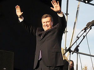Янукович решил лично встретиться с митингующими против кодекса