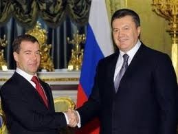 Янукович едет в Москву на встречу с Медведевым
