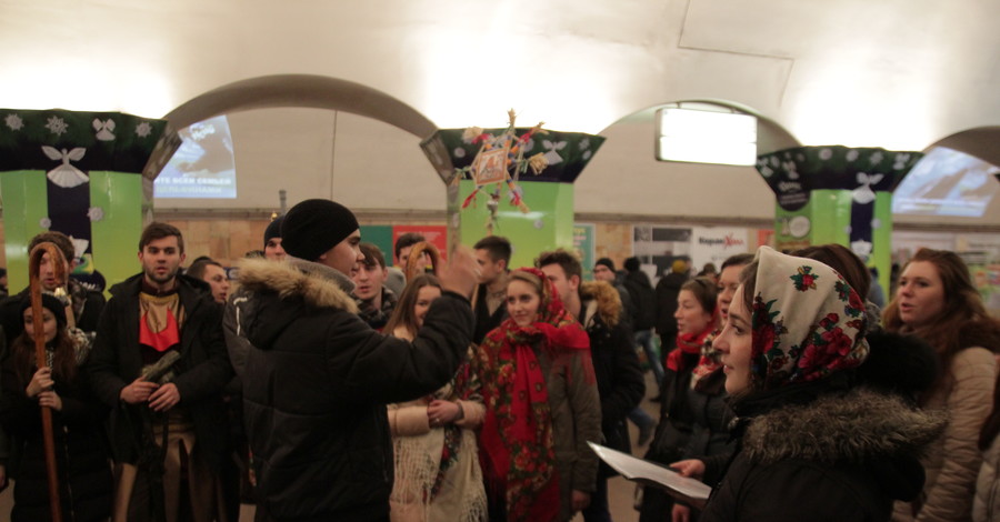 В Киеве устроили вертеп в метро