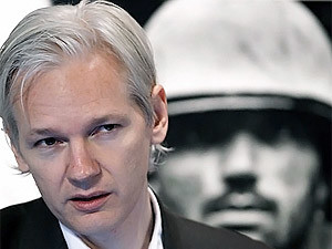 Основатель Wikileaks скрывается в пригороде Лондона