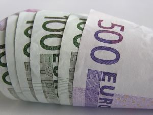 В Днепропетровске мошенница украла десятки тысяч евро