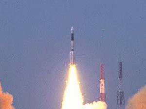 Запуск индийской ракеты со спутником связи закончился неудачей