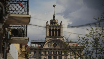 В Киеве избавляются от советской символики