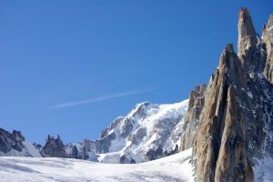 В Альпах застряли трое украинских лыжников. Спасатели пока не могут к ним добраться