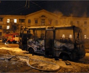В Севастополе дотла сгорел автобус прямо в центре города 