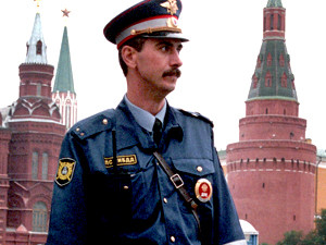 В России милиция сменила вывеску. С 1 марта у соседей вступит в силу закон «О полиции». Что он изменит?