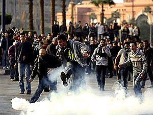 32 полицейских погибли в ходе беспорядков в Египте, более тысячи ранены