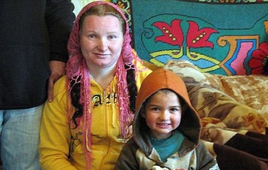 Румынская цыганка стала бабушкой в… 23 года