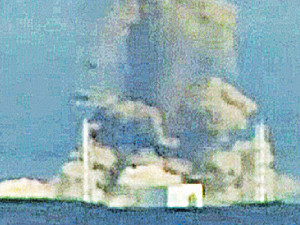 На японской АЭС продолжаются взрывы 