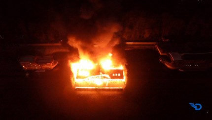 На Набережной в Киеве горит корабль-ресторан 