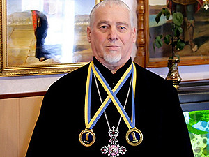 Священник-«качок» стал чемпионом Украины в 63 года