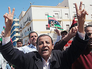 Ливийские повстанцы атаковали консульство Турции за отказ выдать им оружие