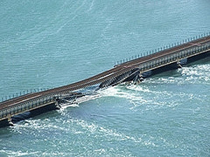 Из-за обрушения моста в Хакасии введен режим ЧС
