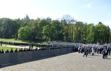 После празднования Дня Победы во Львове задержаны девять человек