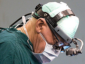 Российские хирурги впервые в мире пересадили человеку клапан свиного сердца