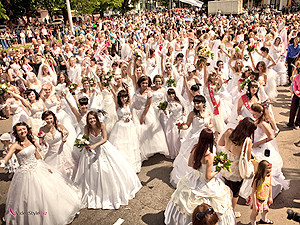 На параде невест в Полтаве не смогли посчитать участниц