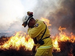 В Канаде не могут потушить сильнейший пожар