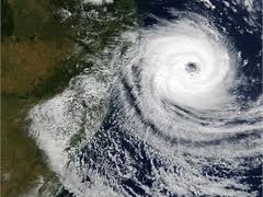 В Атлантическом океане зарождаются разрушительные ураганы