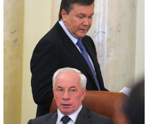 Янукович опустил топор на Кабмин