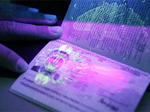 Новые биометрические загранпаспорта будут стоить не 700 гривен, а 3 тысячи