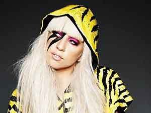 Страсть к экстравагантным нарядам едва не разорила леди Гага