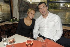 Бывшая невеста Кличко встречается с футболистом