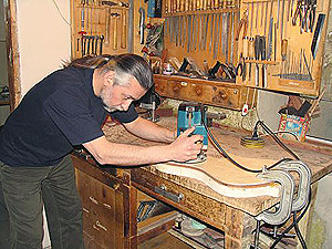 Гитарный «Паганини» первый инструмент сделал из шкафа своего папы