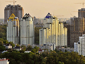 Черновецкий раздал 90 зданий в центре столицы