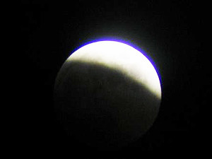 В среду земляне смогут увидеть полное лунное затмение