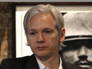 WikiLeaks продает ланч с Джулианом Ассанжем
