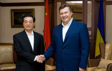 Янукович встретился с главой КНР