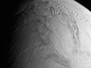 На лунах Сатурна есть признаки жизни