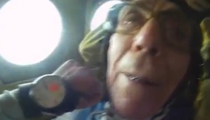 90-летнего старика сбросили с самолета в Донбассе