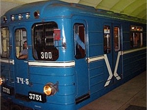 В киевском метрополитене под поезд упал мужчина. Еще один самоубийца?