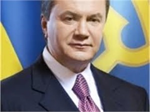 Виктор Янукович: Николай Азаров работает, но со скрипом 