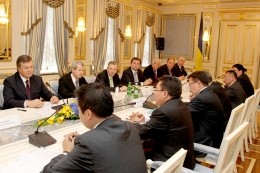 Президент Украины собрался добывать в Монголии уголь и уран 