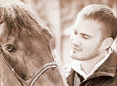 Сичкарь пригласила Януковича-младшего полюбить коней